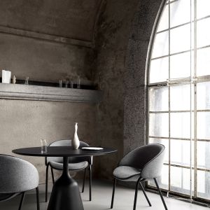 foilum-dining-chair-agata-col.-04-piping-parma-col.-black,-coin-dining-table-black-72-dpi.jpg