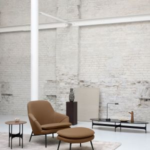 Wendelbo_hug-chair-and-stool-steelcut-2-265,-floema-tables,-elba-oat-72-dpi.jpg