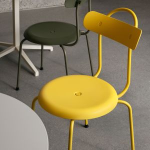 lammhults-taburettplus-chairs-yellow-green-archalx-table-lightbeige-p01.jpg