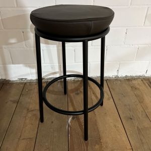 Pod barstool_Leder darkbrown_black.jpg