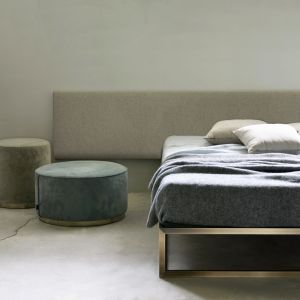 pouf-brass-letto.jpg